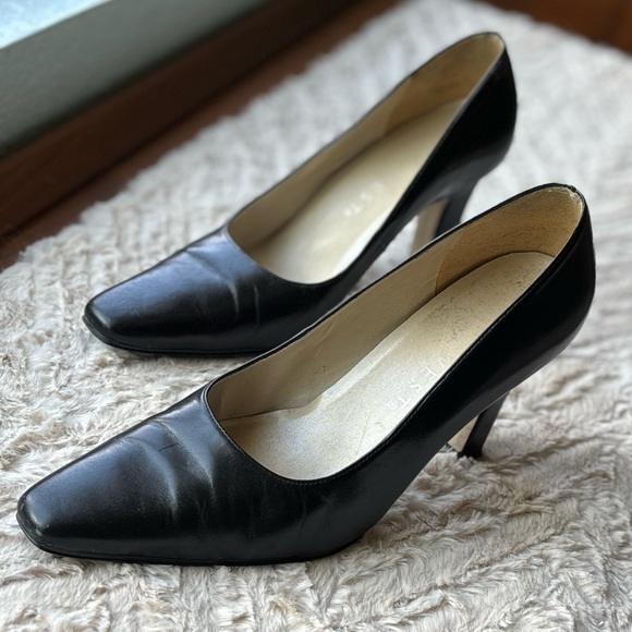 Nine West Shoes - NINE WEST 80s/90s Classic Black Leather Pumps